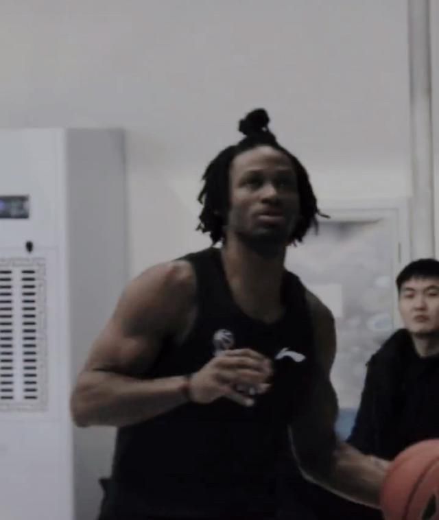 萌白酱香蕉白丝护士服喷浆