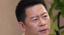 美女穿内裤